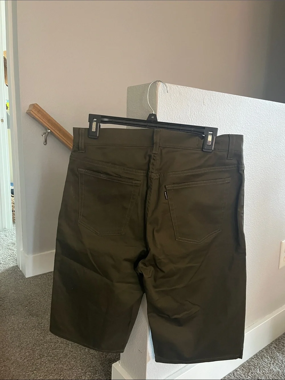 OAKLEY Men's Olive Green Casual Shorts. BNWOT size 32 lightweight jean material